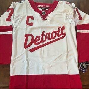 Detroit Red Wings Dylan Larkin #71  Hockey Jersey